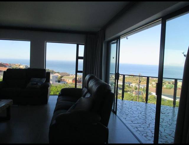 3 BEDROOM HOUSE FOR SALE IN DANA BAY